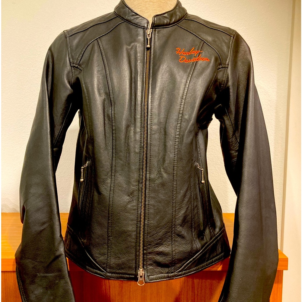 Authentic Harley Davidson Women’s Leather Cafe Racer Style Jacket.  Size Small.